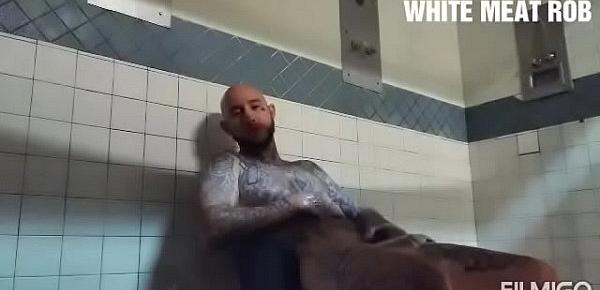  Live in prison. Horny af, had to put up the curtain and jack this big Dick